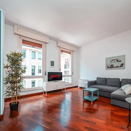 Apartamento Keys Of Italy - Chiusa 8 - Roomy Milão