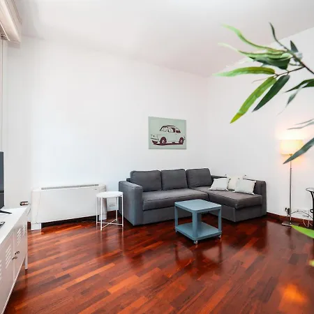 Apartamento Keys Of Italy - Chiusa 8 - Roomy Milão